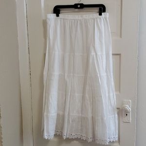 Metrowear white skirt NWT